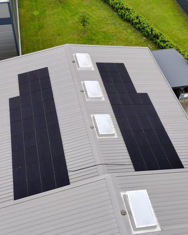 Solaranlage aus der Drohnenperspektive