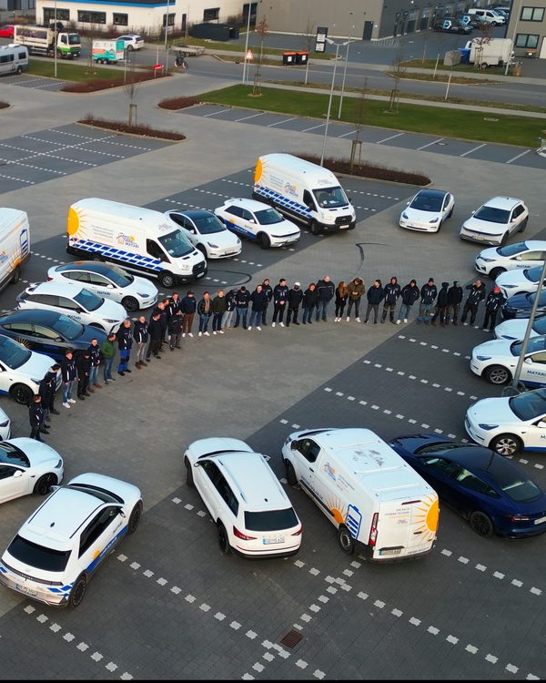 Solar-Team aus der Drohnenperspektive